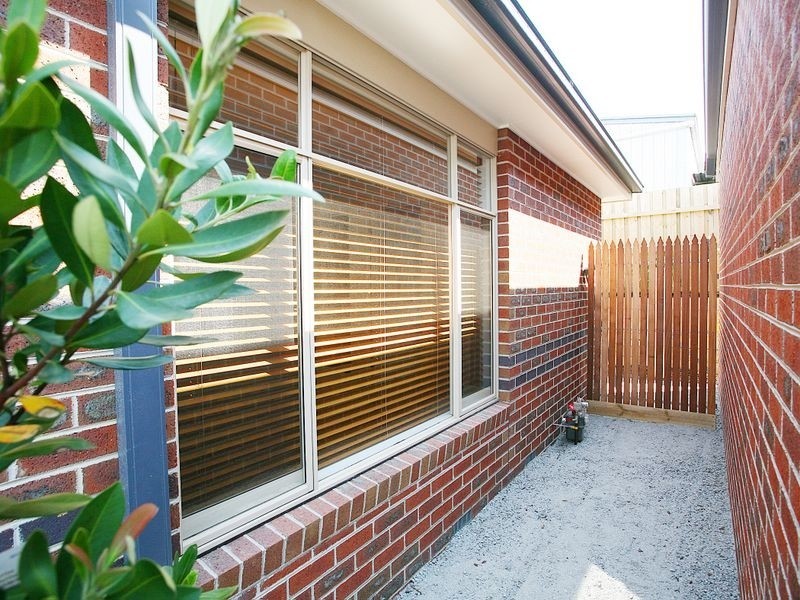 3/4-6 May Court, Garfield VIC 3814