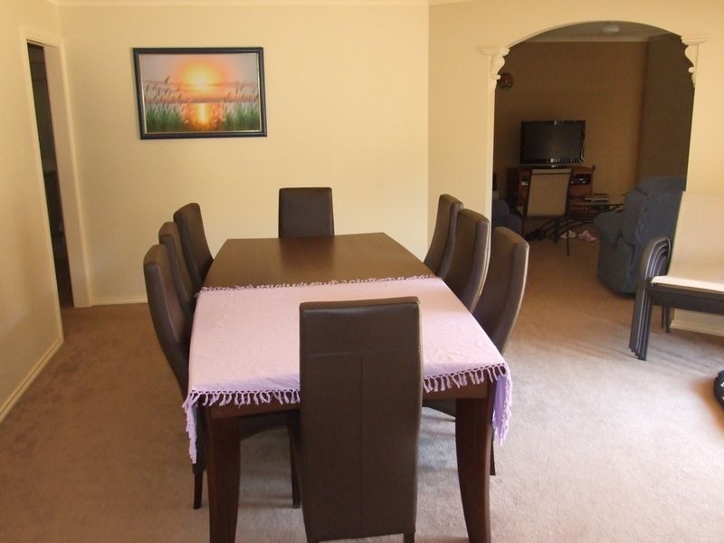 33 Ben Drive, Pakenham VIC 3810