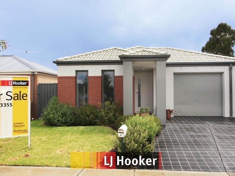 4 Chestnut Chase, Pakenham VIC 3810