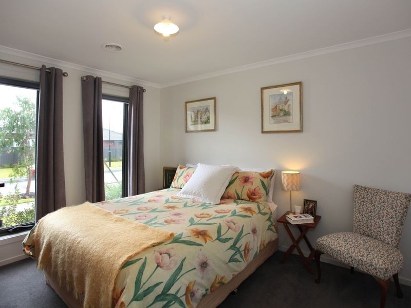 4 Chestnut Chase, Pakenham VIC 3810