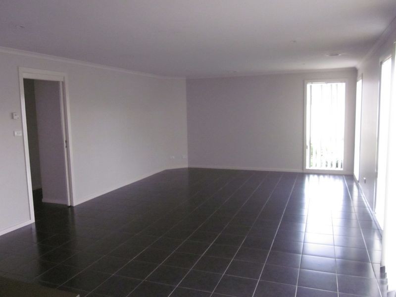 14 Jacaranda Way, Pakenham VIC 3810