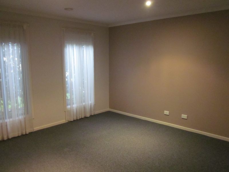 14 Jacaranda Way, Pakenham VIC 3810