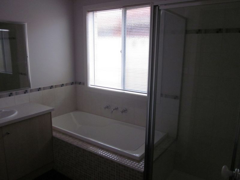 14 Jacaranda Way, Pakenham VIC 3810