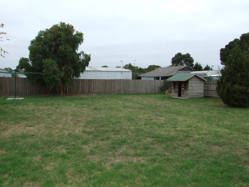 37 Bluegrass Crescent, Pakenham VIC 3810