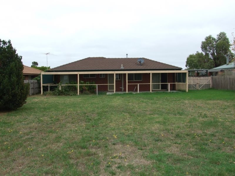 37 Bluegrass Crescent, Pakenham VIC 3810