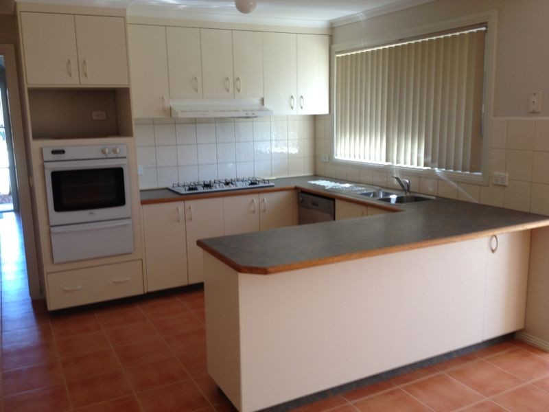 14 Wisteria Court, Pakenham VIC 3810