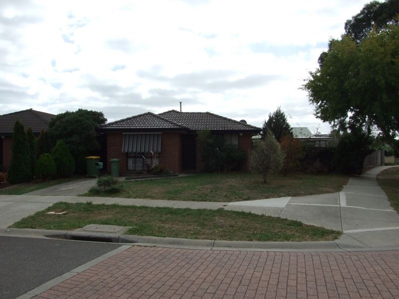 2 Broadbent Way, Pakenham VIC 3810