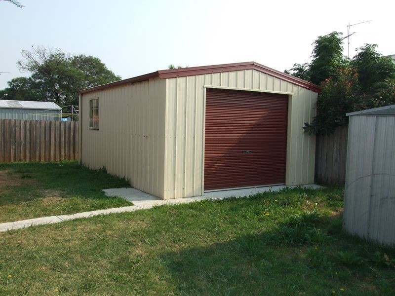 2 Broadbent Way, Pakenham VIC 3810