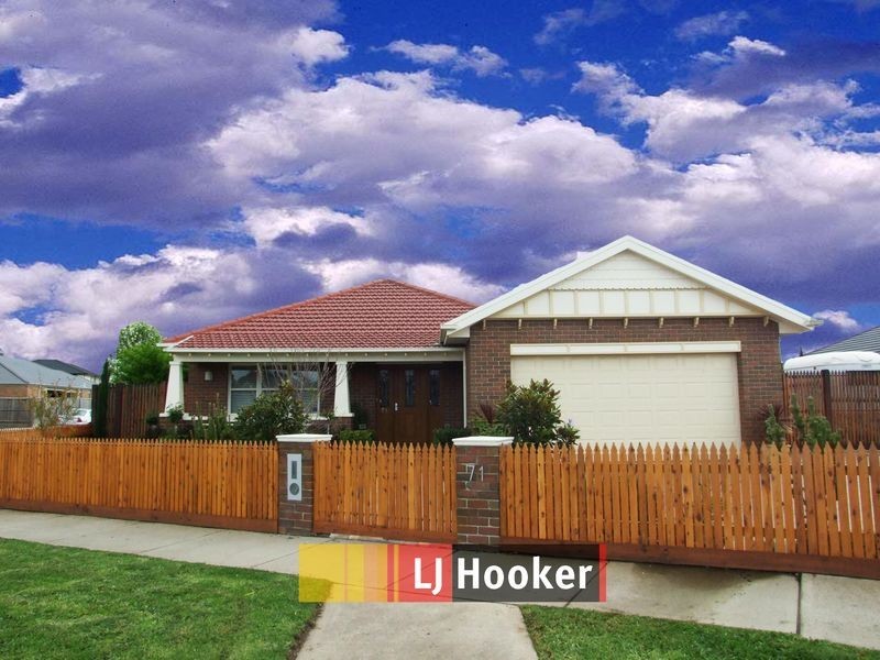 71 Livingstone Boulevard, Pakenham VIC 3810