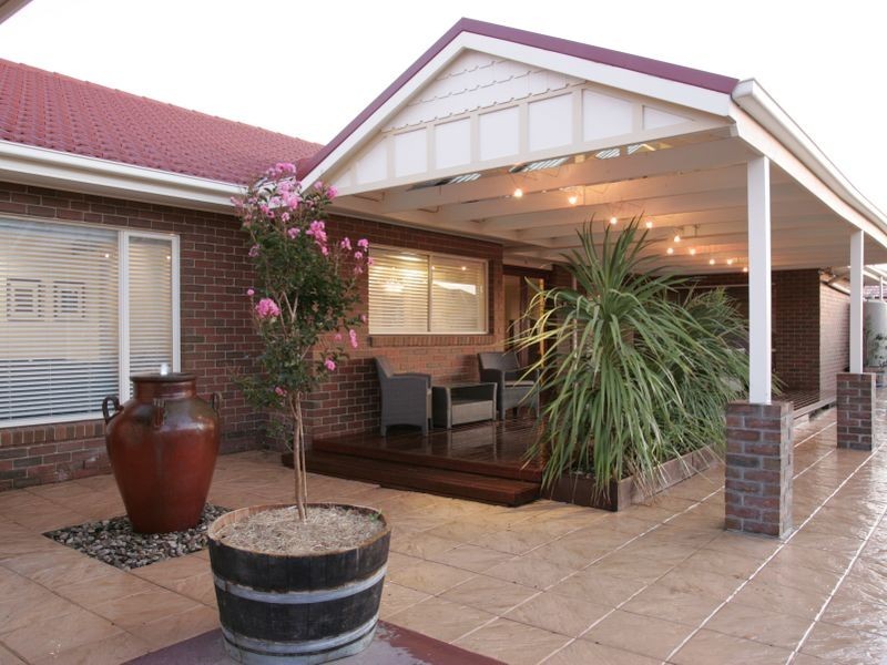 71 Livingstone Boulevard, Pakenham VIC 3810