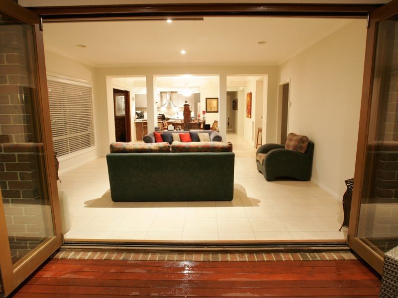 71 Livingstone Boulevard, Pakenham VIC 3810