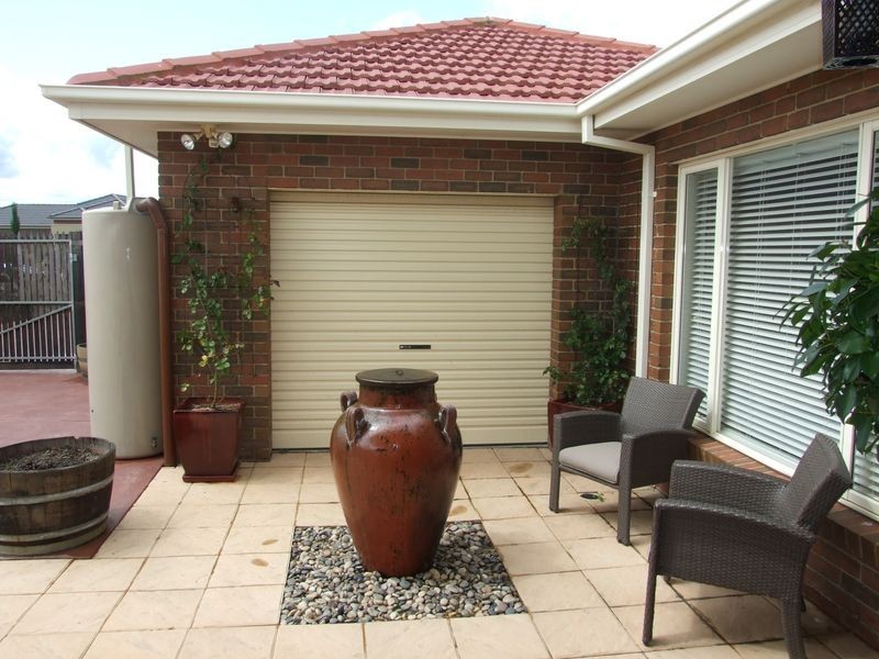 71 Livingstone Boulevard, Pakenham VIC 3810