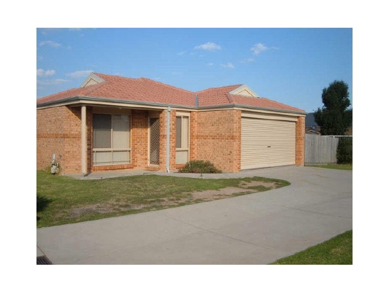 13 Naples Way, Pakenham VIC 3810