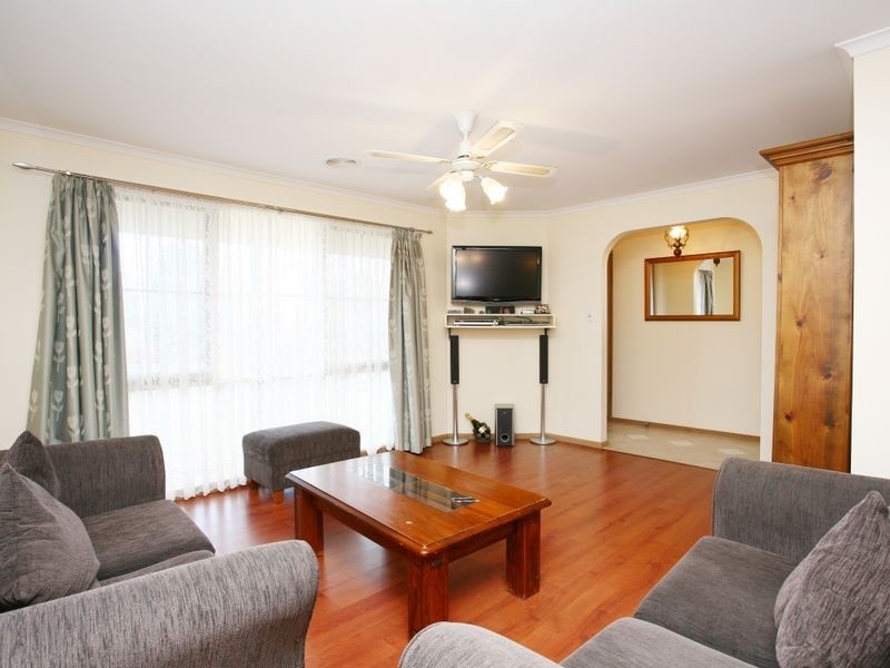 5 Malcolm Court, Pakenham VIC 3810