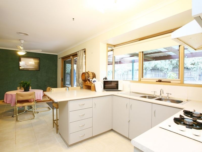 5 Malcolm Court, Pakenham VIC 3810