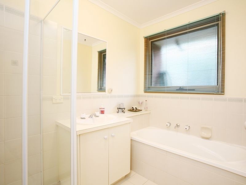 5 Malcolm Court, Pakenham VIC 3810