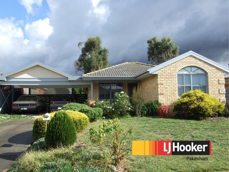 12 Nicholas Court, Pakenham VIC 3810