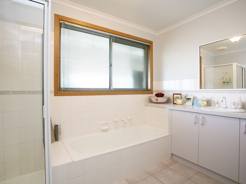 6 Kinross Court, Pakenham VIC 3810