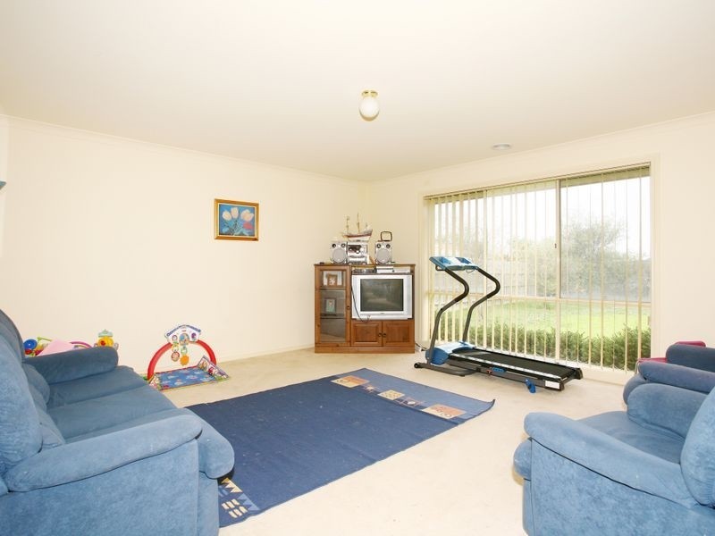 11 Thornbill Circuit, Pakenham VIC 3810
