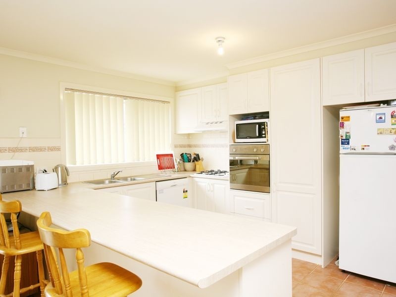 10 Gilmore Street, Pakenham VIC 3810