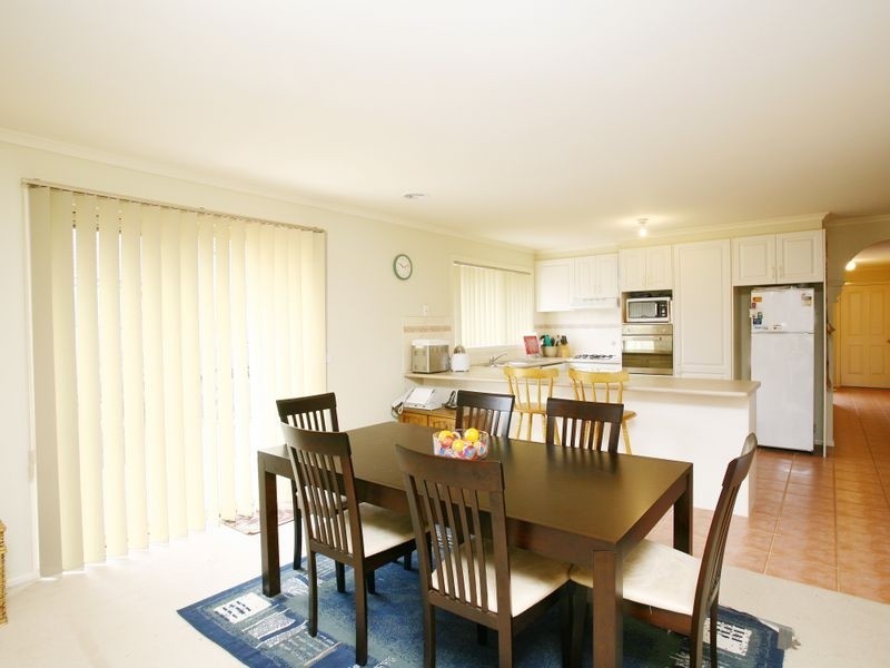 10 Gilmore Street, Pakenham VIC 3810