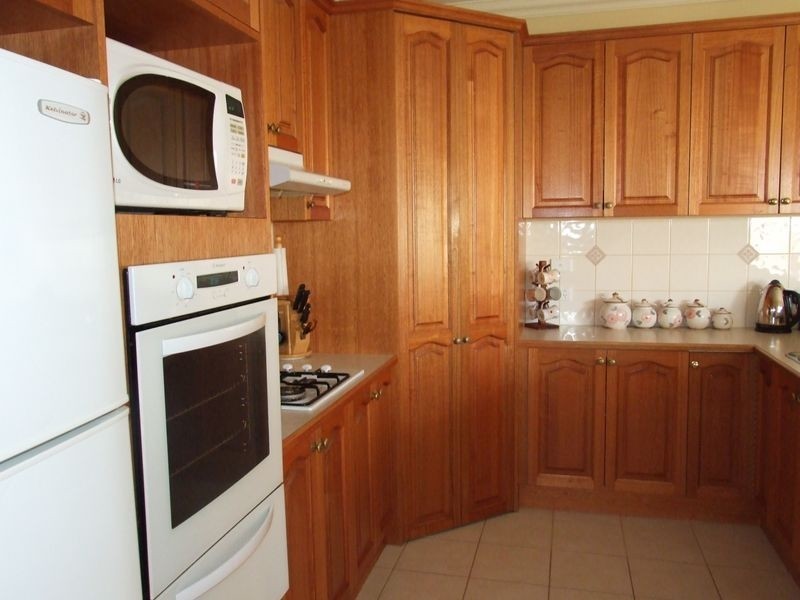 8 Hume Court, Pakenham VIC 3810