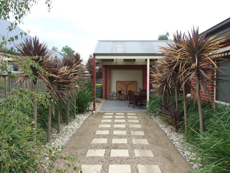 8 Hume Court, Pakenham VIC 3810