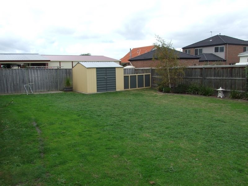 8 Hume Court, Pakenham VIC 3810