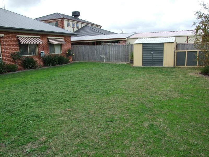 8 Hume Court, Pakenham VIC 3810