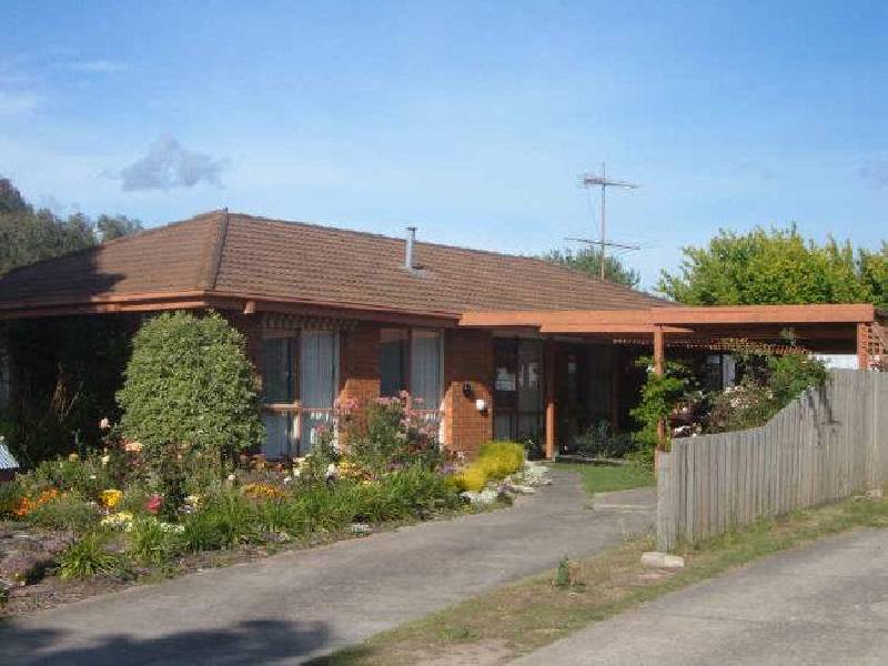 39 Kingston Avenue, Pakenham VIC 3810