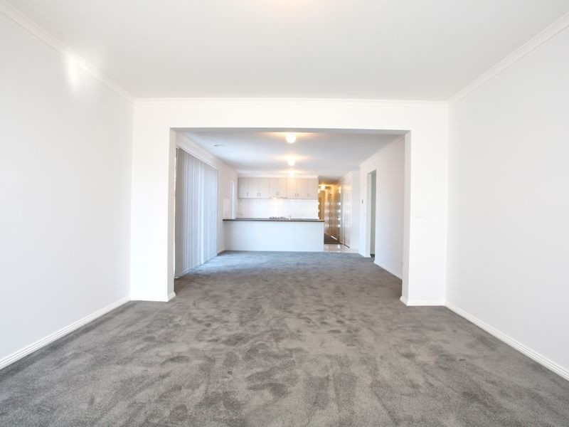 102 Webster Way, Pakenham VIC 3810