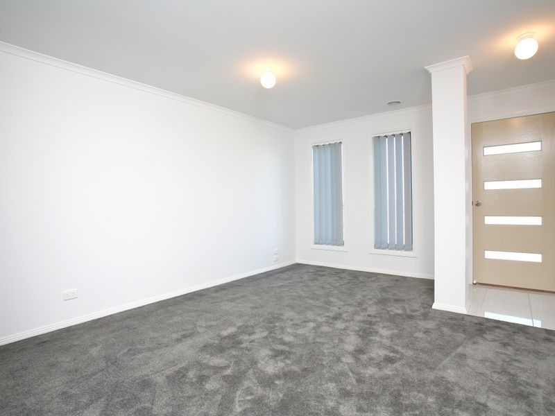 102 Webster Way, Pakenham VIC 3810