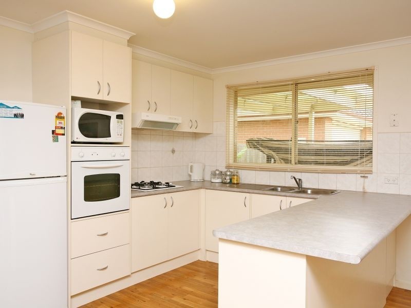 17 Osborn Grove, Pakenham VIC 3810