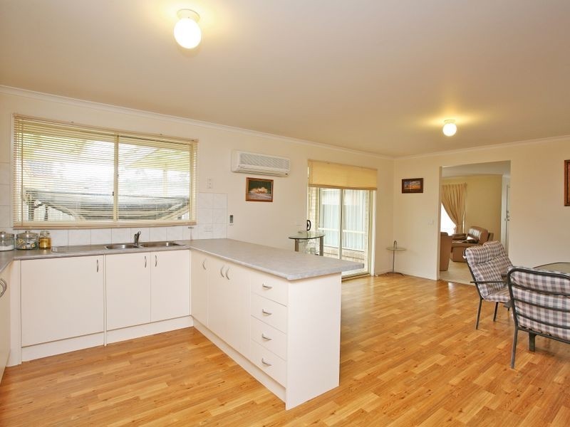 17 Osborn Grove, Pakenham VIC 3810
