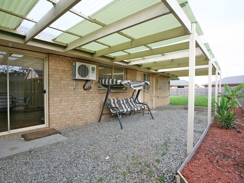 17 Osborn Grove, Pakenham VIC 3810