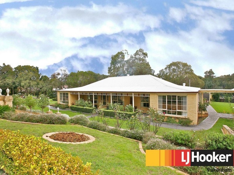 5 Wingelo Lane, Maryknoll VIC 3812
