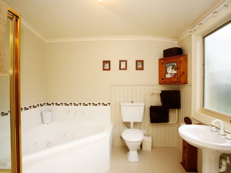 5 Wingelo Lane, Maryknoll VIC 3812