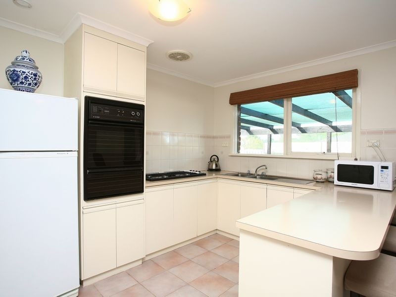 22 Howey Road, Pakenham VIC 3810