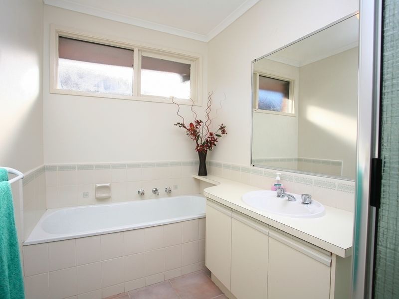 22 Howey Road, Pakenham VIC 3810