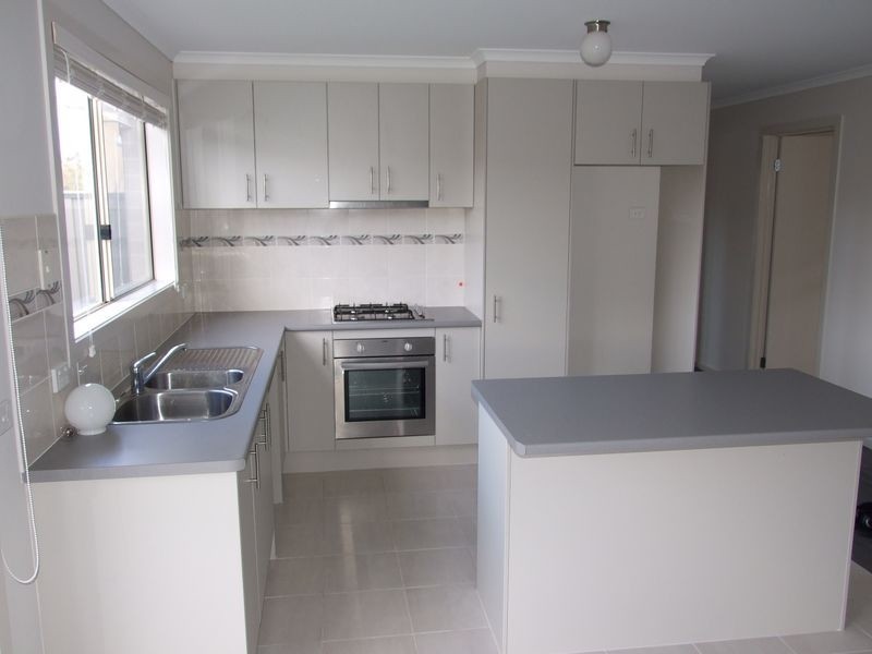 10 Volta Lane, Pakenham VIC 3810