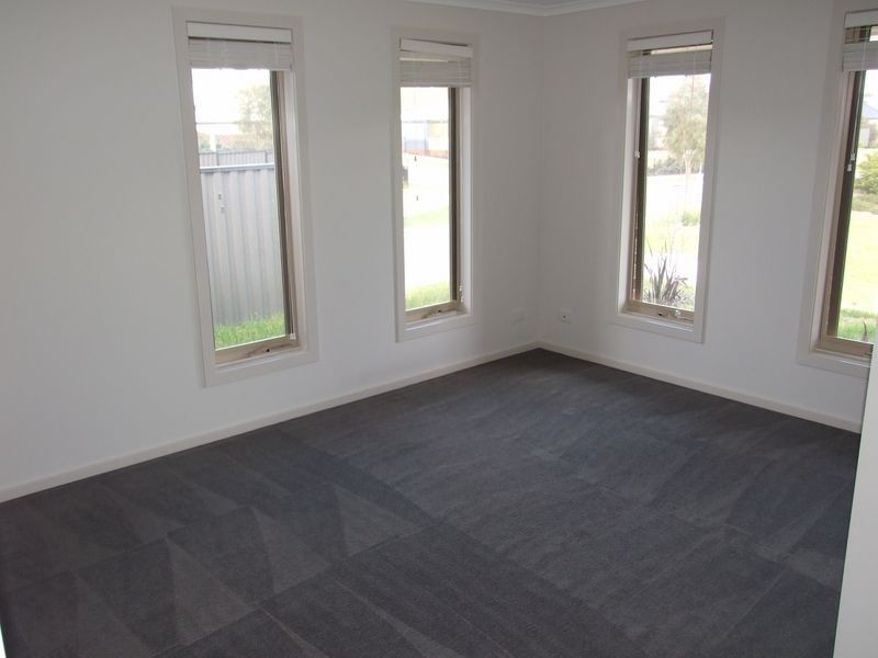 10 Volta Lane, Pakenham VIC 3810