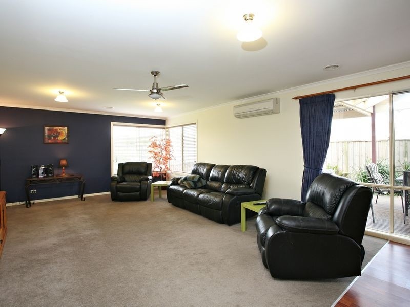 5 Settlers Court, Pakenham VIC 3810