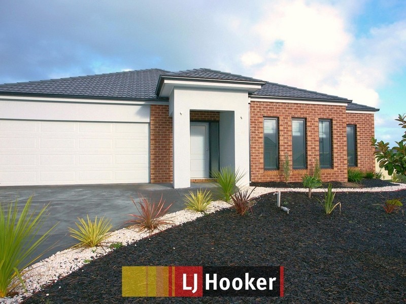 17 Ben Cairn Mews, Pakenham VIC 3810