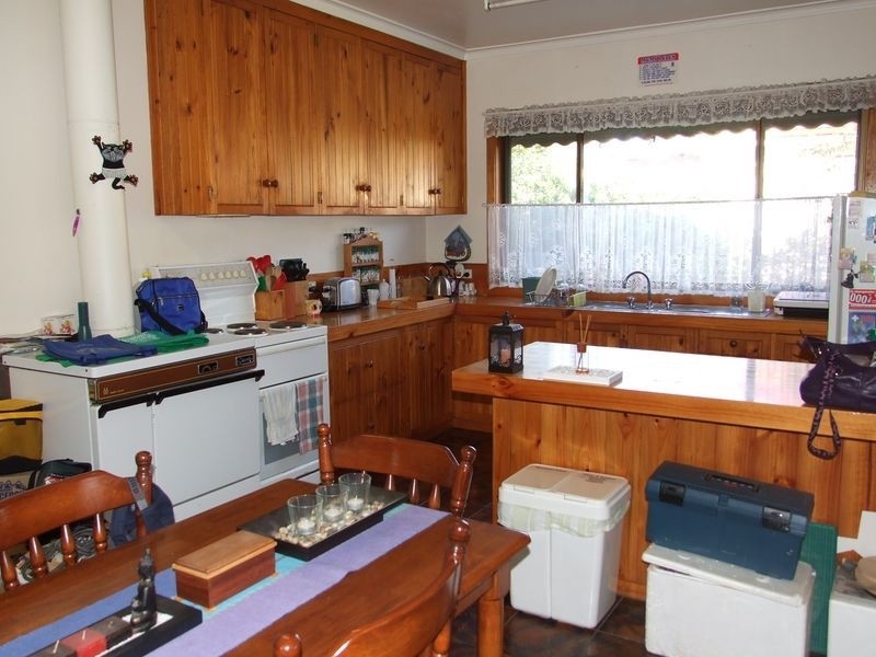 16 John Street, Pakenham VIC 3810