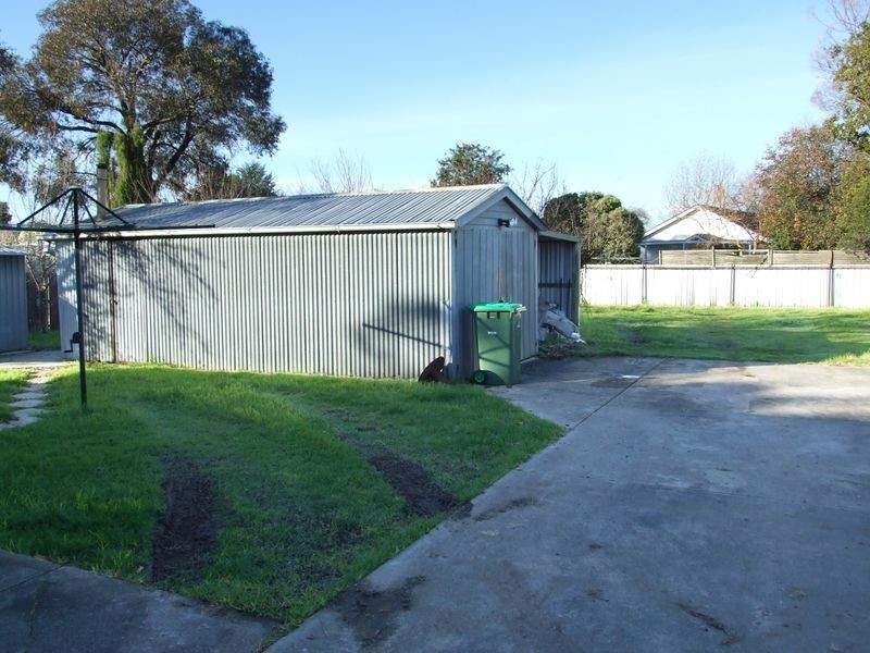 16 John Street, Pakenham VIC 3810