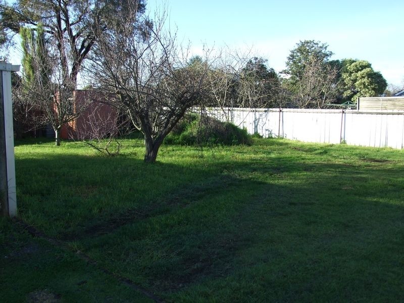 16 John Street, Pakenham VIC 3810