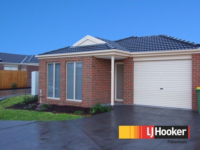1/13 Red Cherry Court, Pakenham VIC 3810