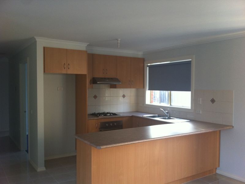 2/11 King Street, Pakenham VIC 3810