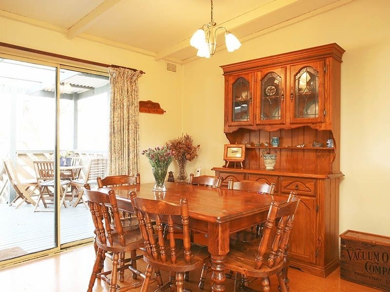 40 Pinehill Drive, Pakenham VIC 3810