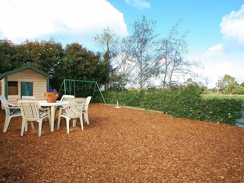 40 Pinehill Drive, Pakenham VIC 3810